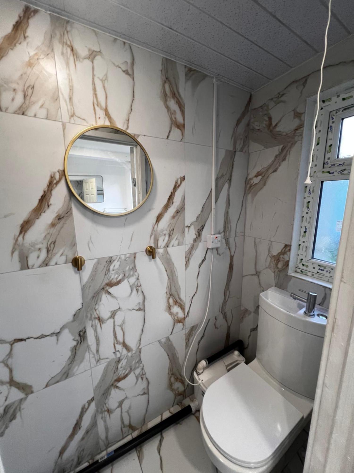 Lovely Ensuite Room In Corby Rockingham Bagian luar foto